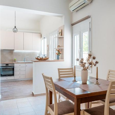 Stylish Central Renovated Apartment Ираклио Екстериор снимка