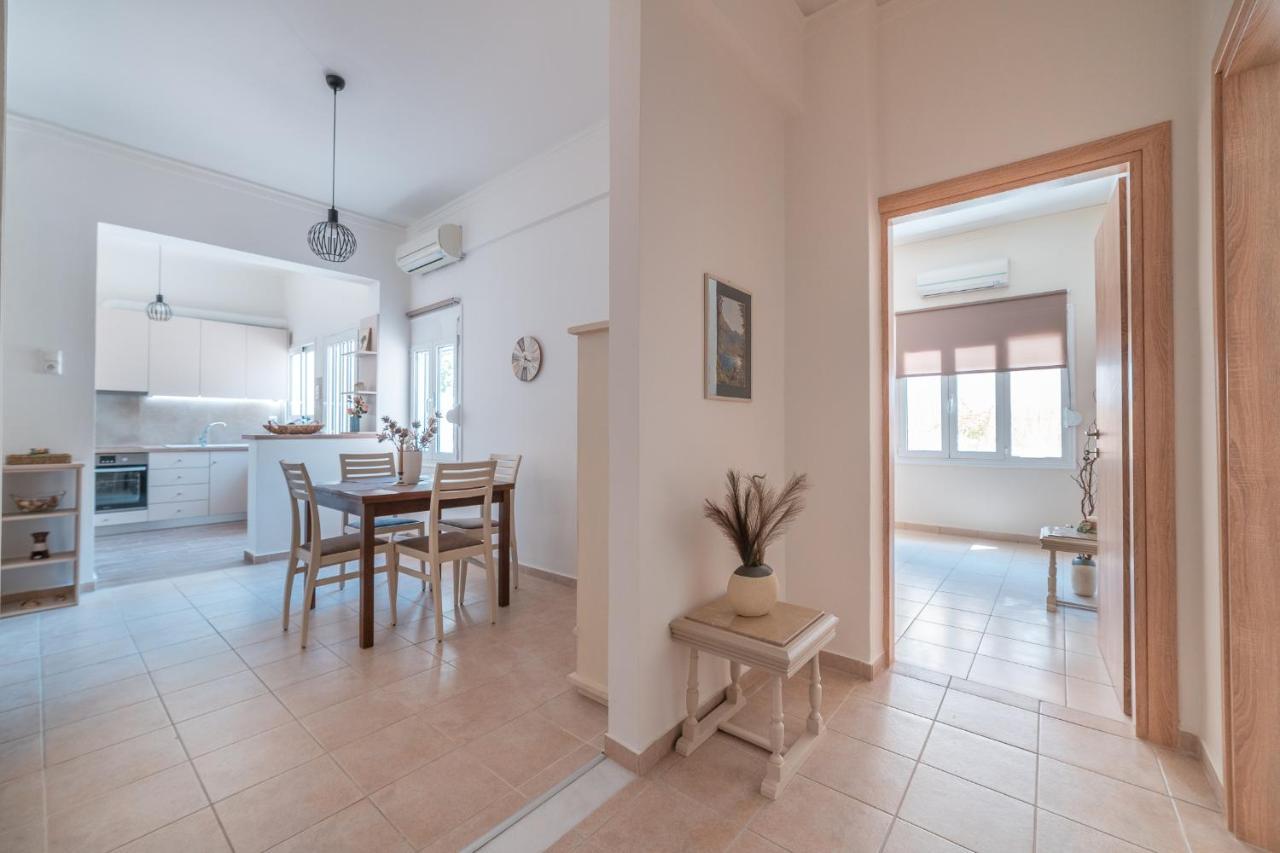 Stylish Central Renovated Apartment Ираклио Екстериор снимка