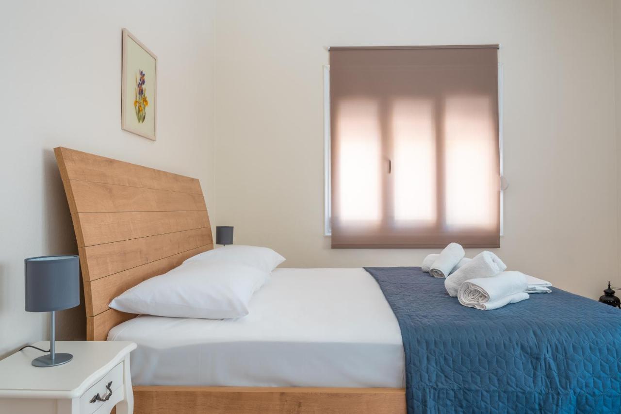 Stylish Central Renovated Apartment Ираклио Екстериор снимка