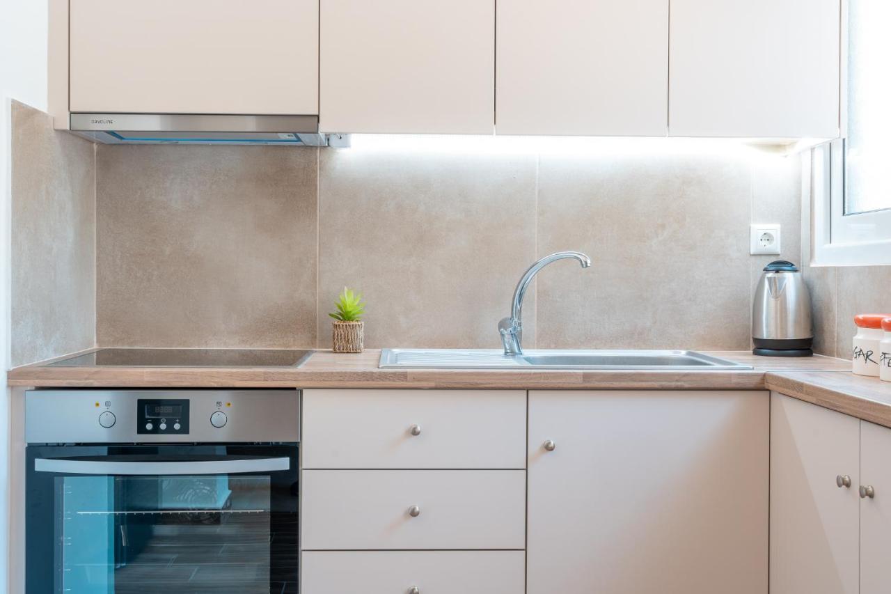 Stylish Central Renovated Apartment Ираклио Екстериор снимка
