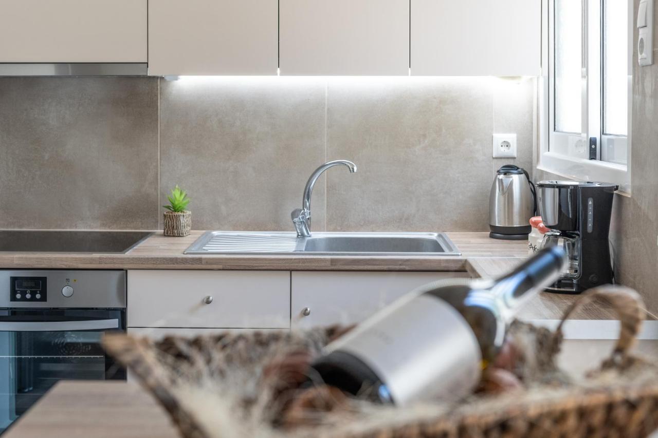 Stylish Central Renovated Apartment Ираклио Екстериор снимка
