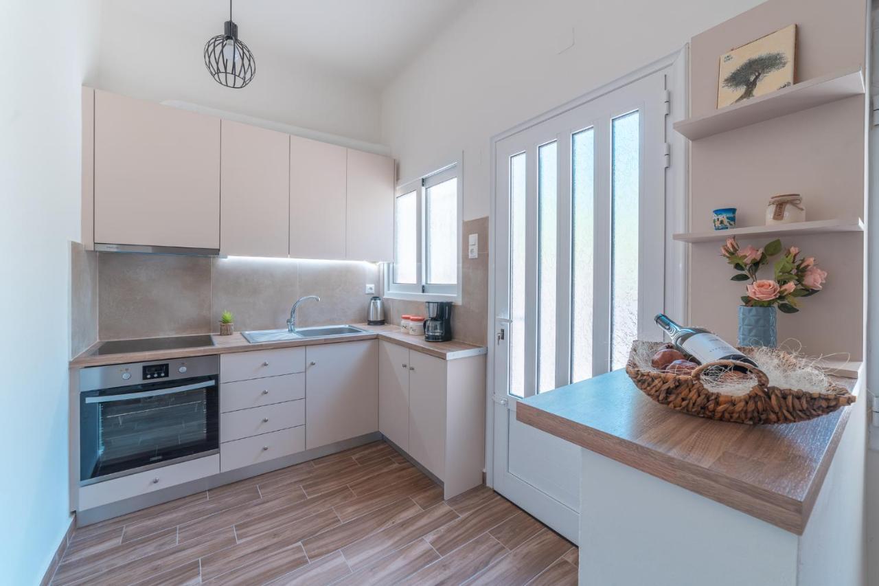 Stylish Central Renovated Apartment Ираклио Екстериор снимка