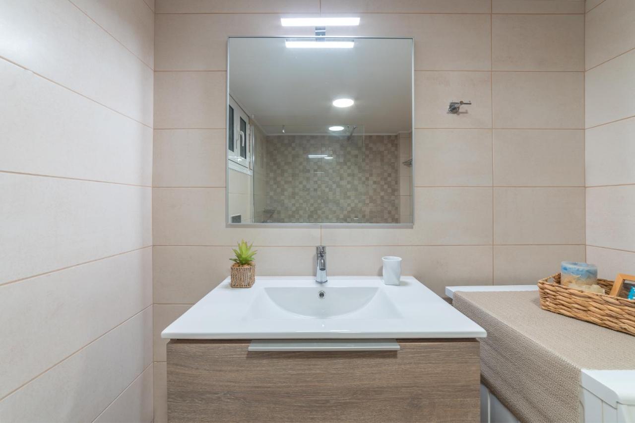 Stylish Central Renovated Apartment Ираклио Екстериор снимка