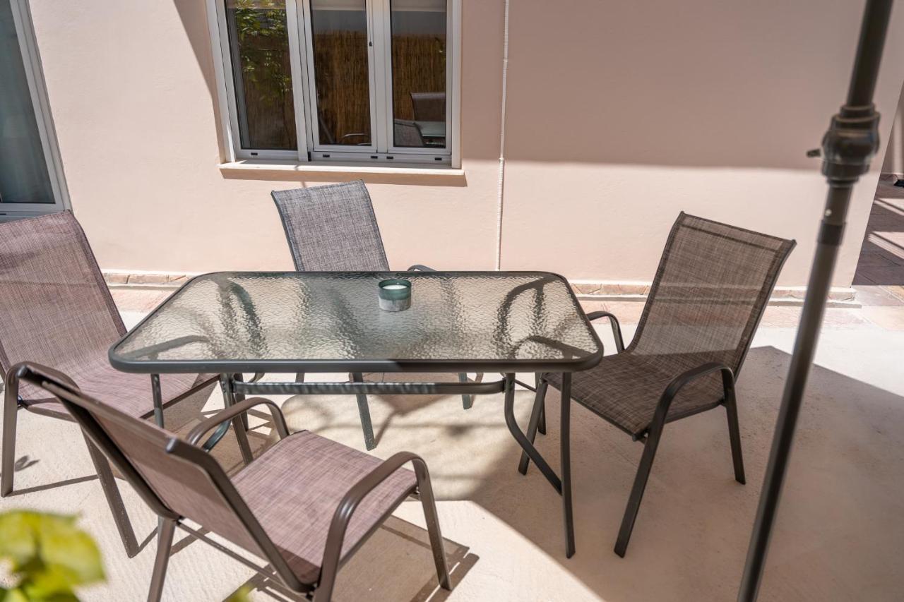Stylish Central Renovated Apartment Ираклио Екстериор снимка