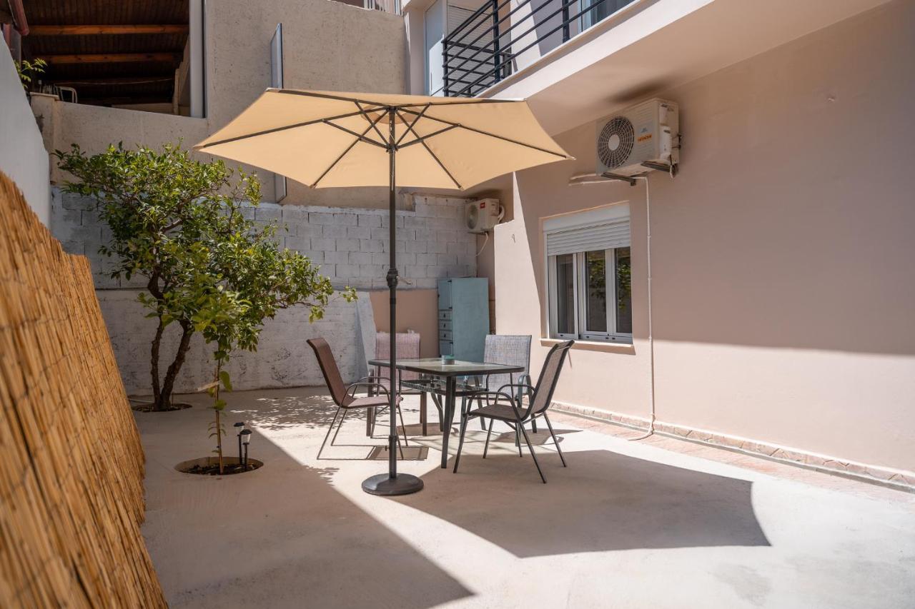 Stylish Central Renovated Apartment Ираклио Екстериор снимка