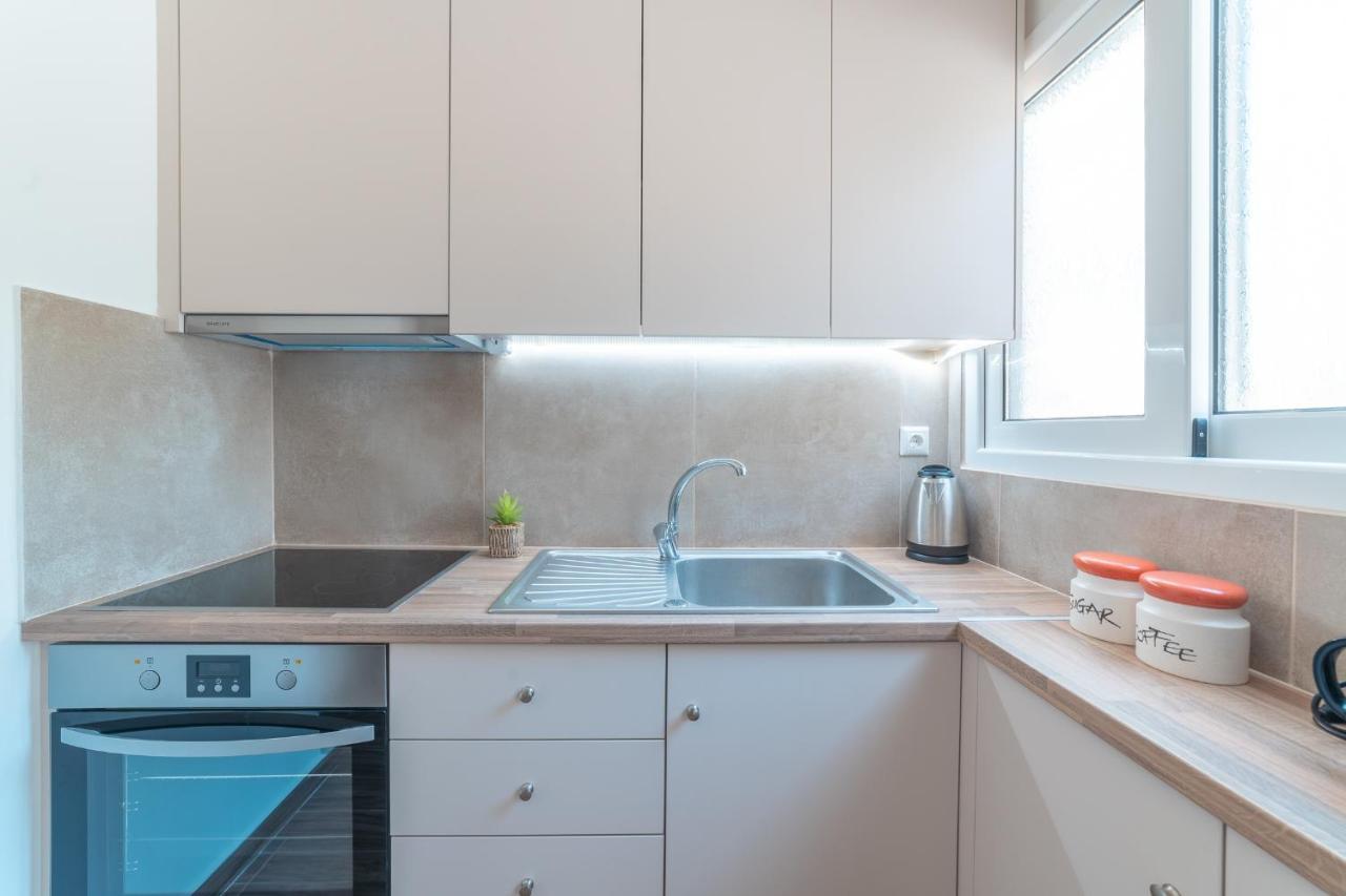 Stylish Central Renovated Apartment Ираклио Екстериор снимка